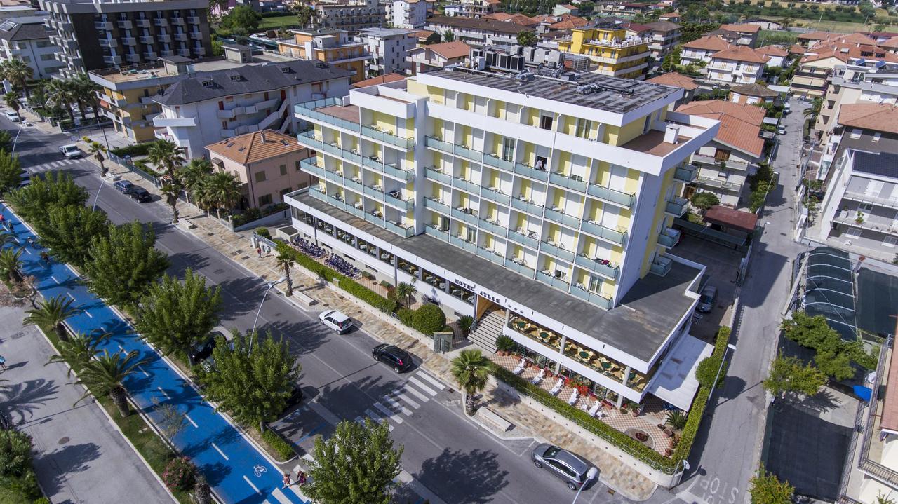 Hotel Atlas Alba Adriatica Buitenkant foto